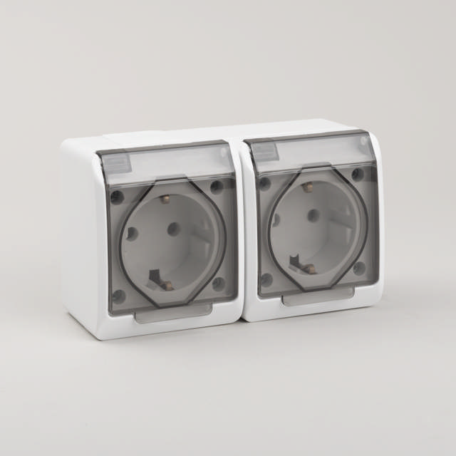 Priză dublă cu capac PT IP54 – NOVELITE