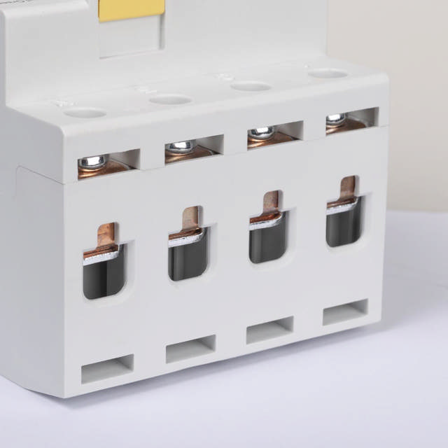 Intrerupator Auto Diferential 32A 4P