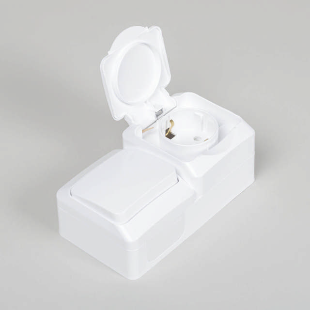 Priză Schuko+întrerupător aplicat IP44 alb Cedar - SCHNEIDER | WDE000500